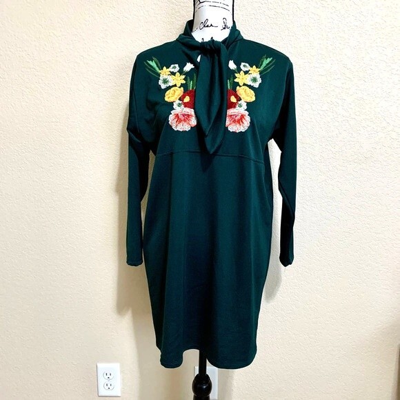 Zara green top tunic Long sleeve front bow tie  front floral embroidery size S - Picture 2 of 9